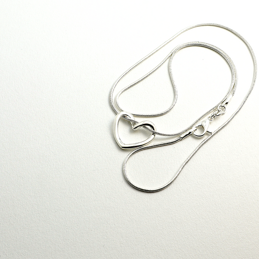 890 грн - Кулон срібний серце - 10 Crystals - Киів, Дніпро - В наявності. Відправка у день замовлення. monopay. Нова Пошта, Укрпошта. Доставка Одеса, Львів - вся Україна.