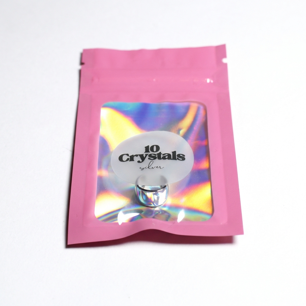 Срібна каффа на вухо у подарунковому брендовому пакуванні 10 Crystals. В наявності в Україні. Швидка доставка у день замовлення.