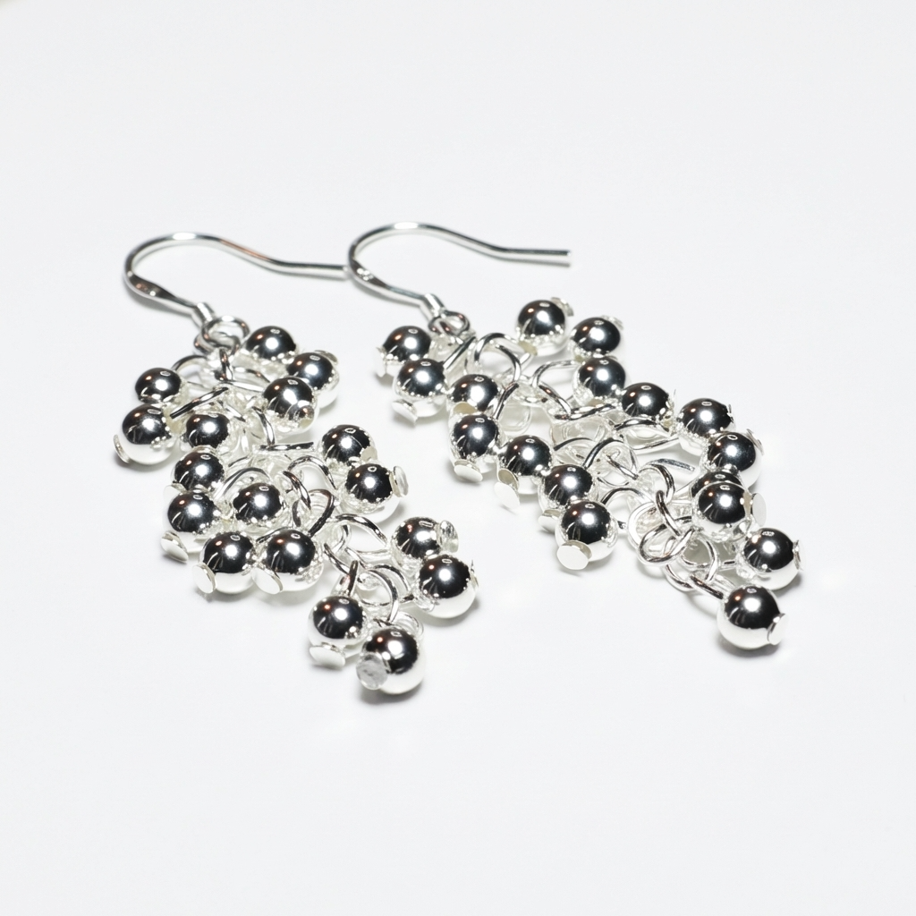 Срібні сережки з рухомими кульками. Невагомі та не обтяжують вушко. Безкоштовна доставка по Україні. Відправлення в день замовлення.