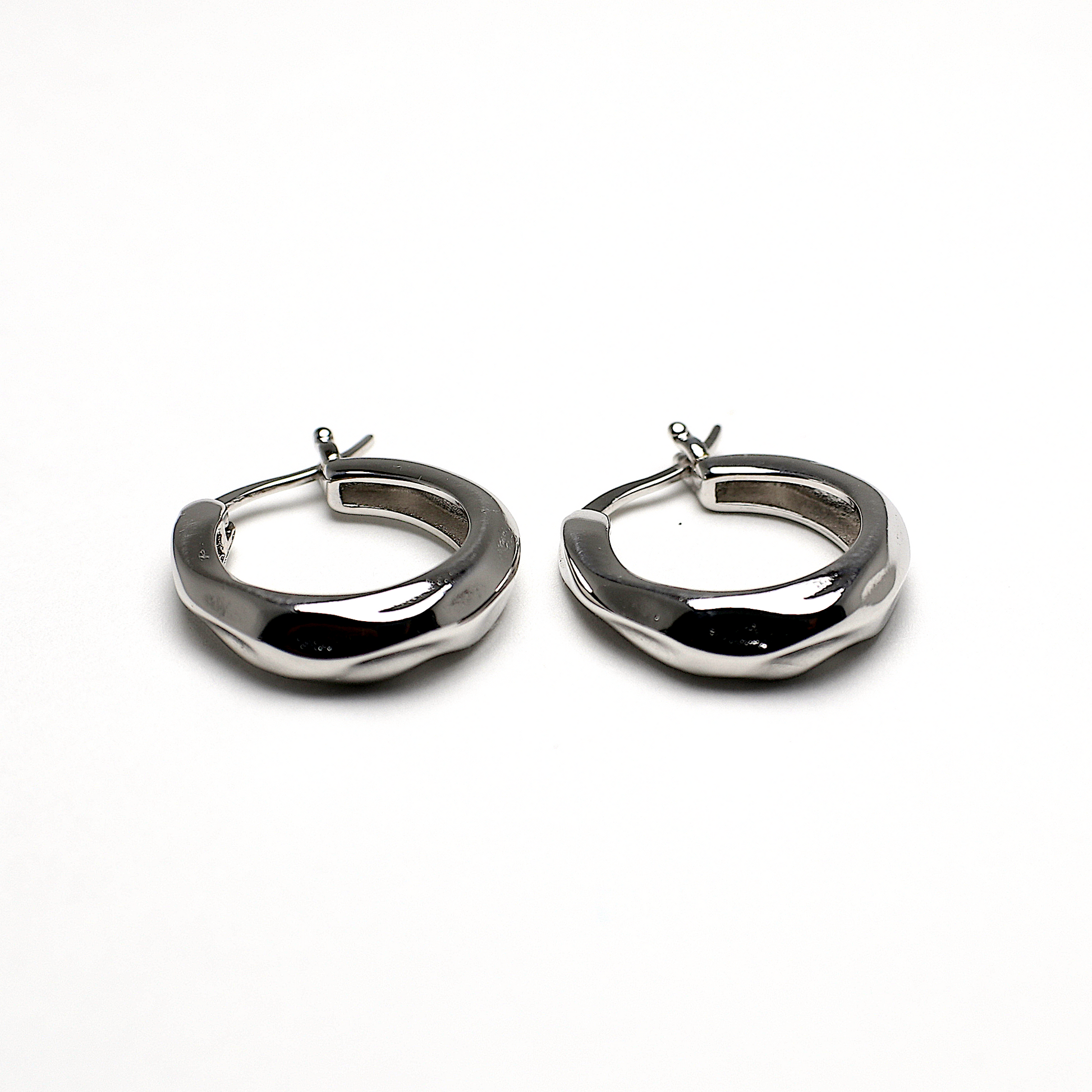 1190 грн - Срібні сережки 10 Crystals КІРА в наявності. Відправка у день замовлення. monopay.  Нова Пошта, Укрпошта.