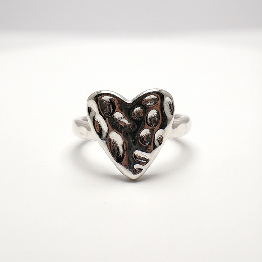 Срібна каблучка 925 KIM з об’ємним серцем — вигляд спереду
