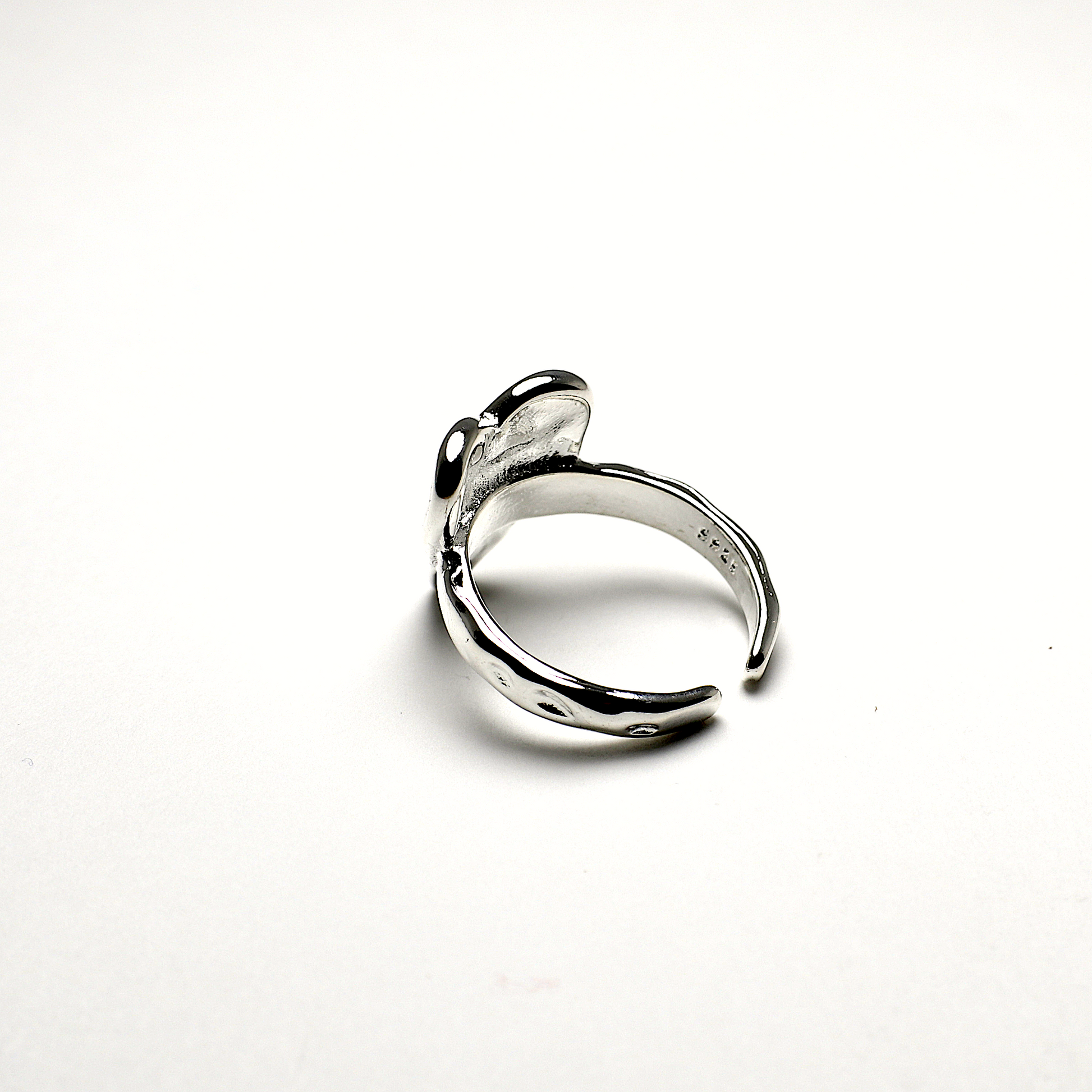 990 грн - Срібна каблучка КІМ - 10 Crystals - Киів, Дніпро - В наявності. Відправка у день замовлення. monopay. Нова Пошта, Укрпошта. Доставка Одеса, Львів - вся Україна.