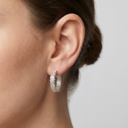 Срібні круглі сережки Евеін — це срібні масивні сережки-кільця. Невагомі, не обтяжують мочку вуха. Безкоштовна доставка по Україні. Швидка відправка.