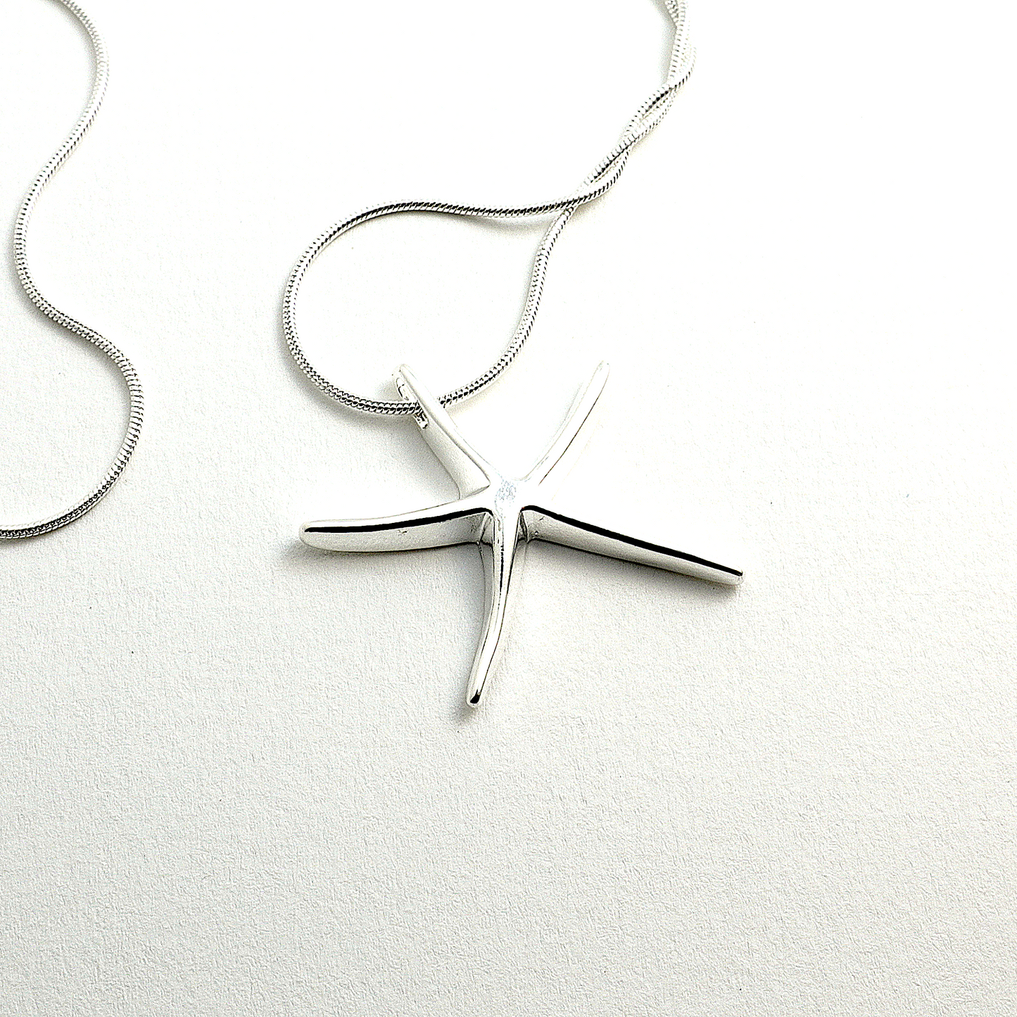 1990 грн -Серебряный кулон в форме звезды. В наявності. Відправка у день замовлення. monopay.  Нова Пошта, Укрпошта.