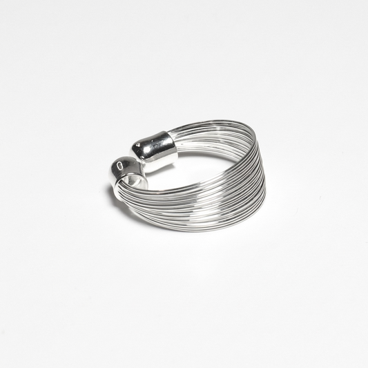 Широка срібна каблучка для жінок 10 Crystals. Безкоштовна доставка по Україні. Купити багатошарову каблучку за найкращою ціною в Україні.