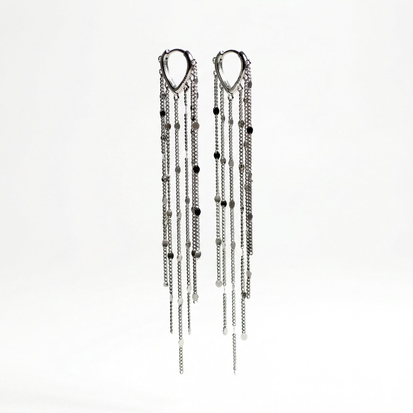 Срібні сережки конго з ланцюжками — 10 Crystals. Кульчики  з висюльками для жінок.