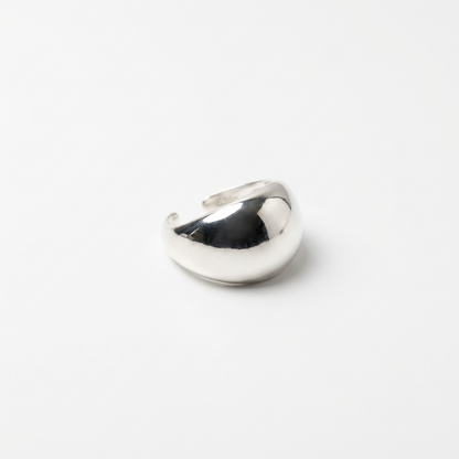 Срібна каблучка для жінок дута. Срібне кільце об'ємне широке поліроване до глянцевого блиску. В наявності в Україні. Швидка доставка.