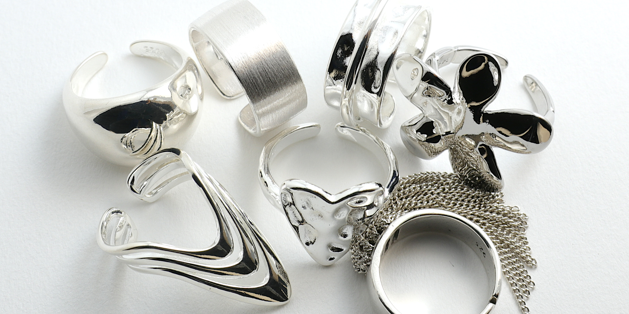 Срібні регульовані каблучки, широкі, дуті, з рухомими ланцюжками 10 Crystals. Родоване срібло. Швидка доставка по Україні.