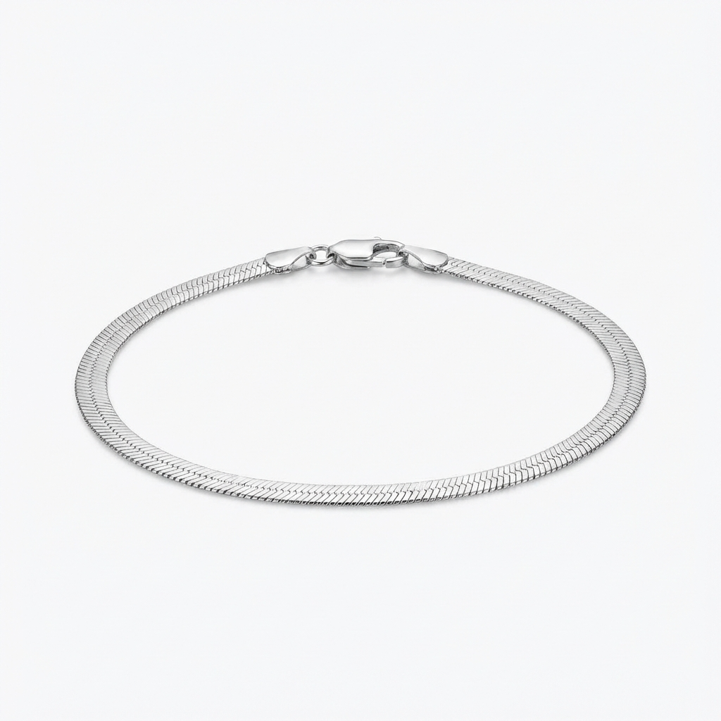 Срібний браслет снейк для жінок. Срібне плетіння плоский снейк - ідеальне на кожен день. Довжина 18 см.  Ширина 4 мм. В наявності в Україні. 