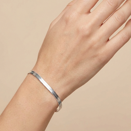 Срібний браслет СНЕЙК для жінок. Плоский, блискучий ланцюжок шириною 4 мм. В наявності в Україні. Швидка відправка. Найкраща ціна.