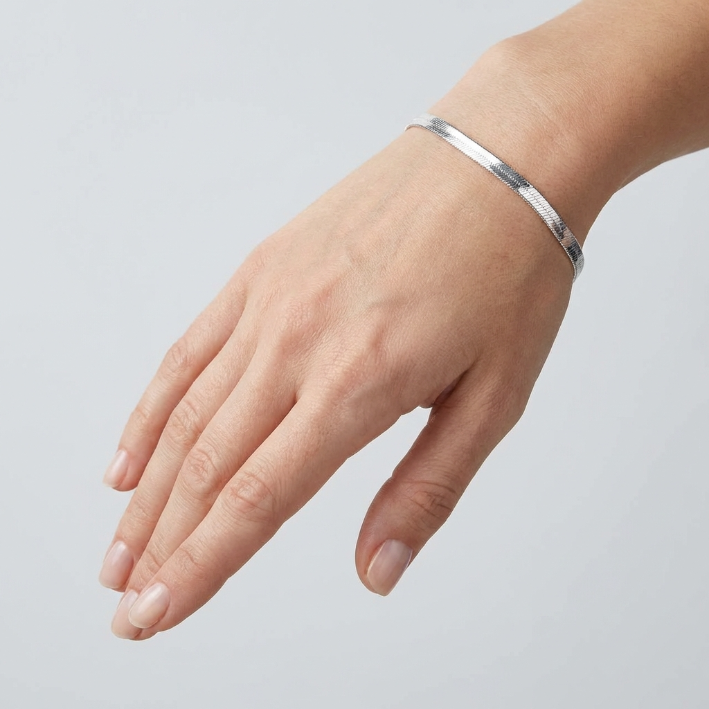 Срібний браслет снейк для жінок. Довжина 18 см. Ширина 4 мм. Ідеально на кожен день. В наявності в Україні. Швидка відправка.