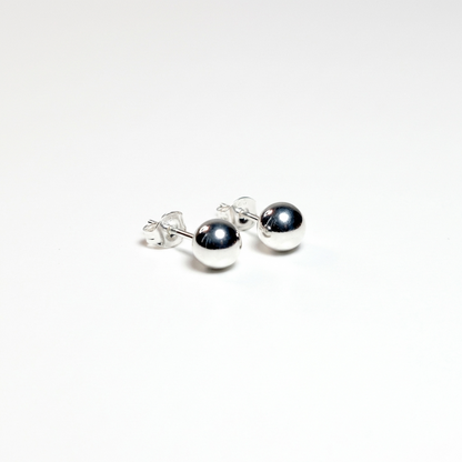 Сережки пусети великі срібні кульки 8 mm. Без вставок. Невагомі. Безкоштовна доставка по Україні. Відправлення в день замовлення. 