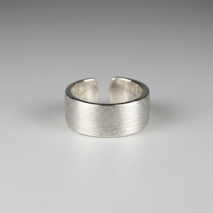 Срібна каблучка широка МАРГО. Ширина 8 мм. Матове покриття. Обручка срібна регульована 10 Crystals. Швидка доставка.